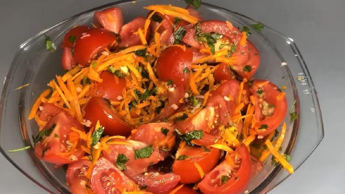 Помидоры по-корейски маринуются