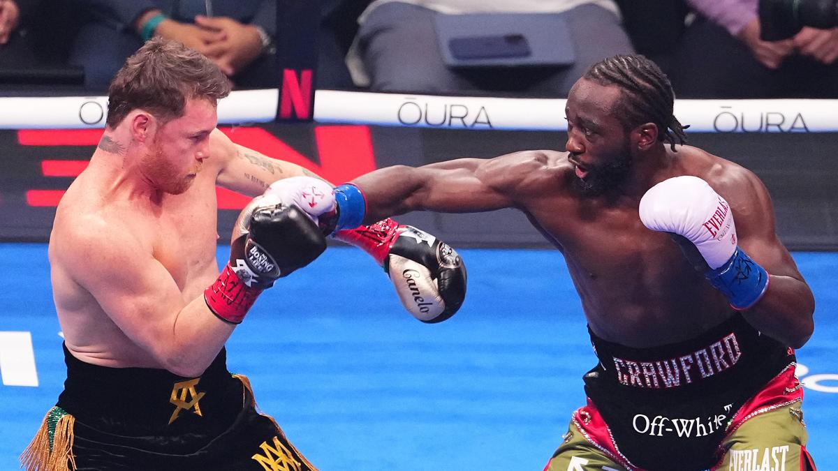 Одри Битони көзілдіріктегі секс фотосуреті