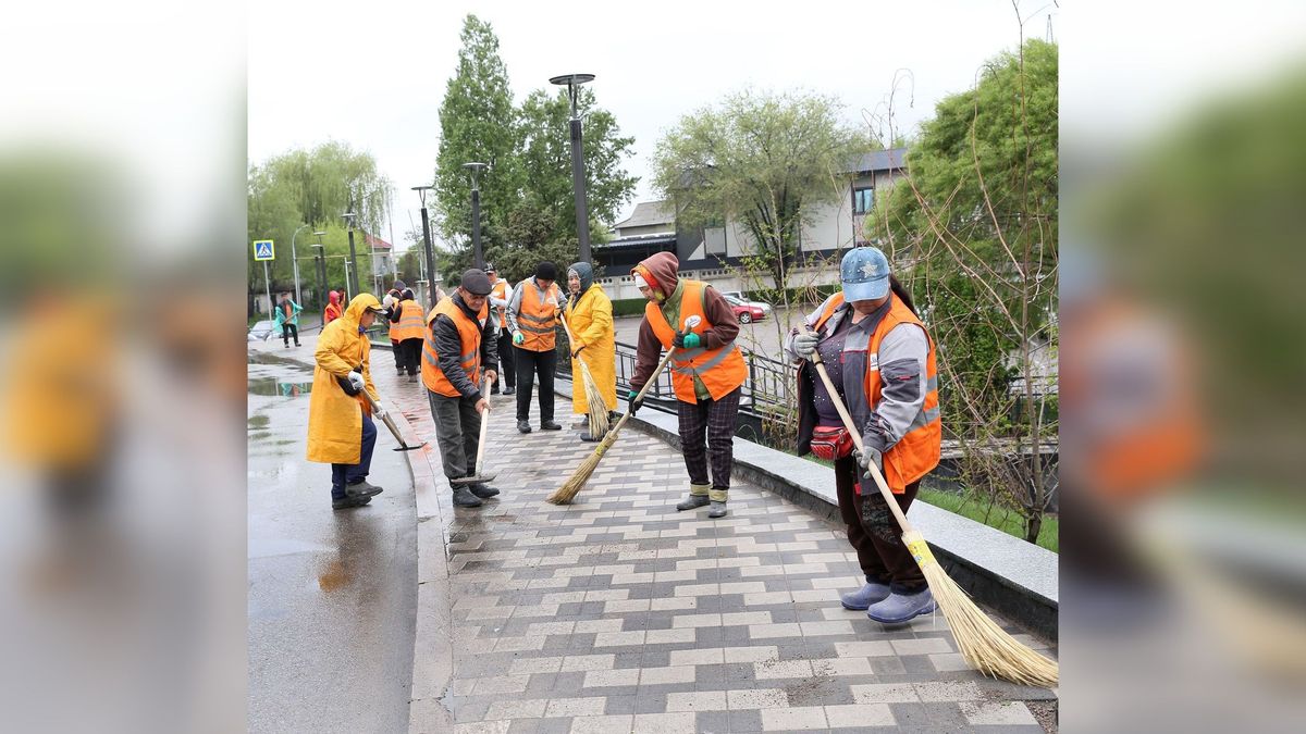 Участники субботника