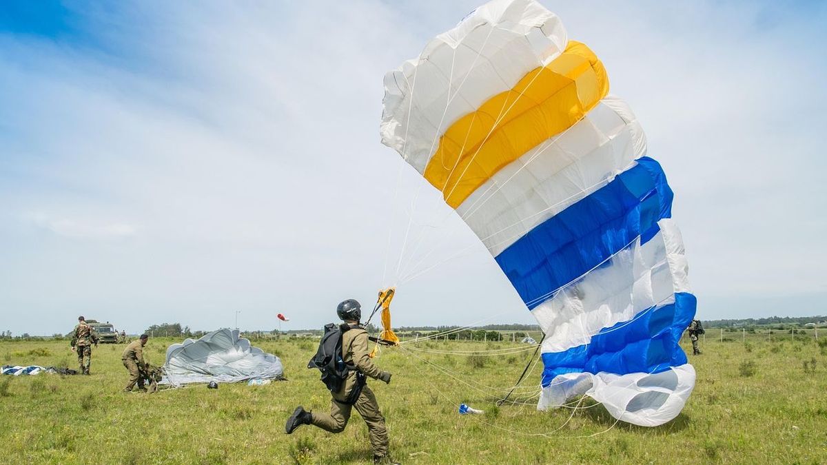 Парашютист