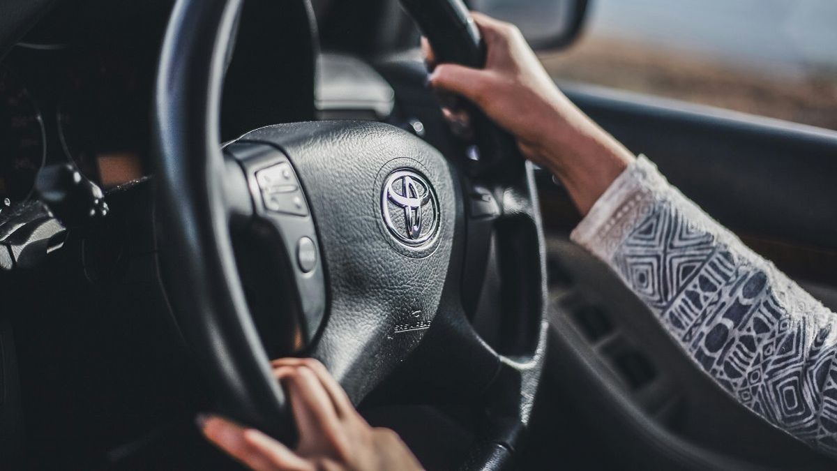 Женщина за рулем