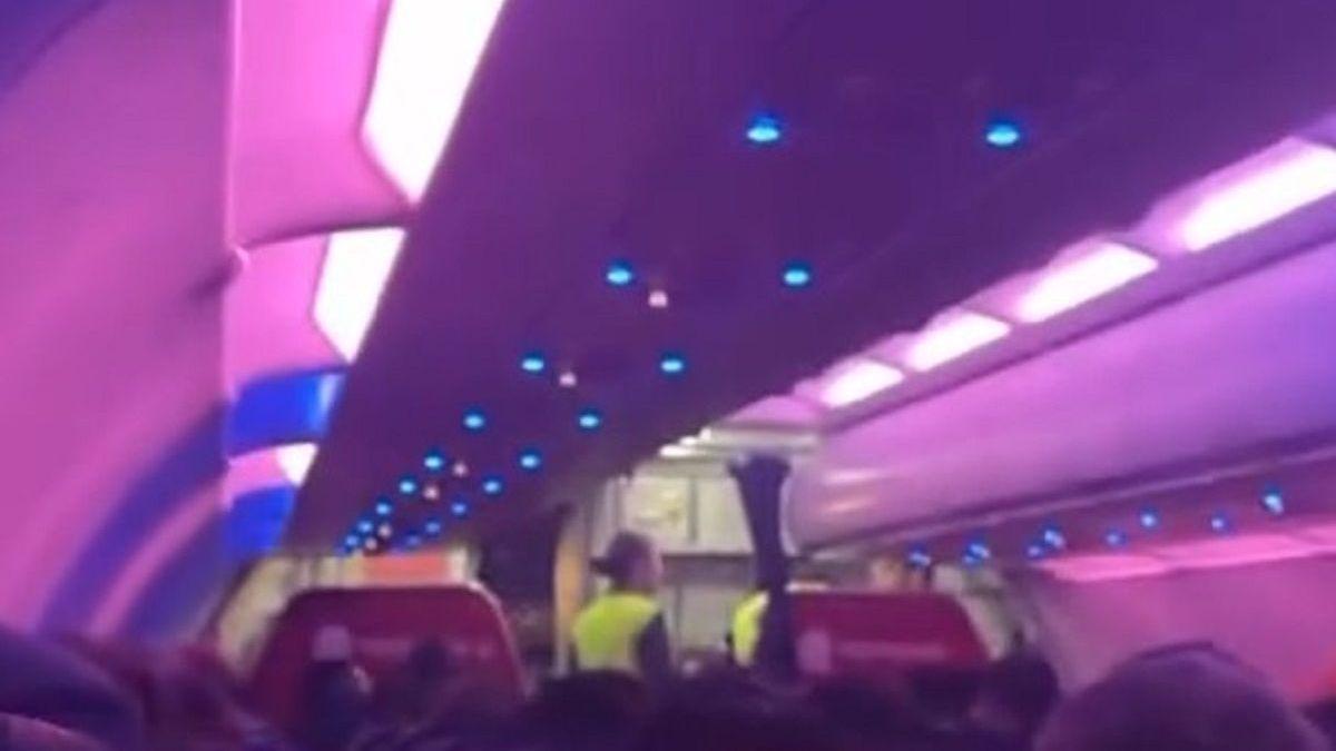 "Полиция прибыла на борт": что произошло в самолете рейсом Атырау - Алматы