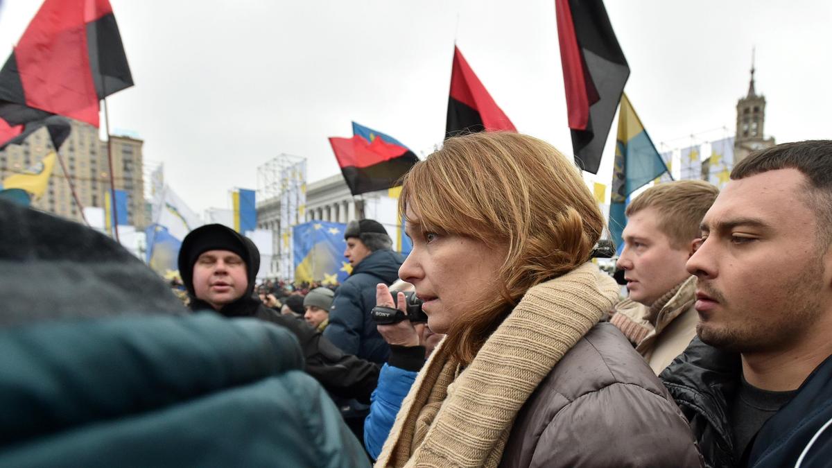 Сандра Рулофс на митинге в поддержку мужа в 2017