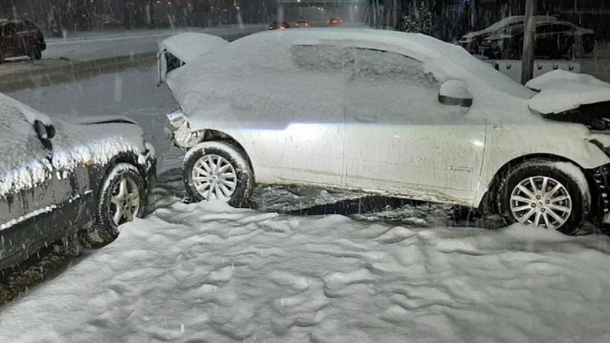 Автомобиль попал в аварию