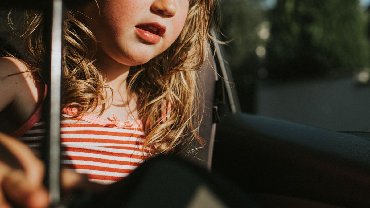 Девочка в машине