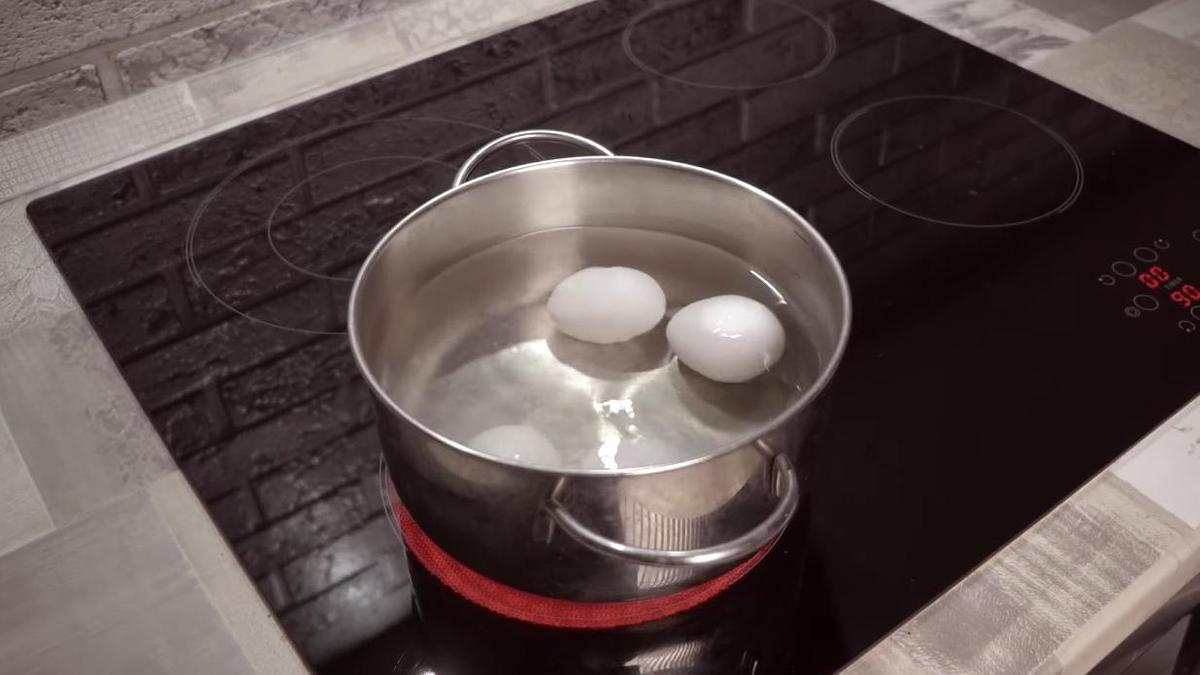 Отваривание яиц