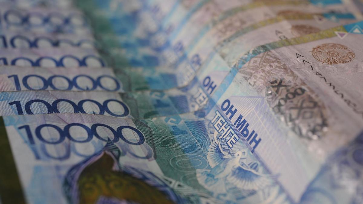 10 мың теңегелік банкноталар 10 мың теңегелік банкноталар