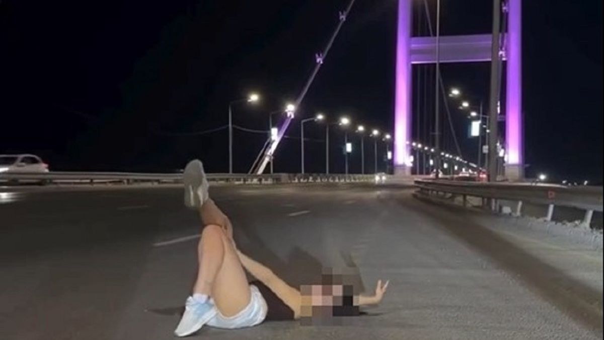 Девушка