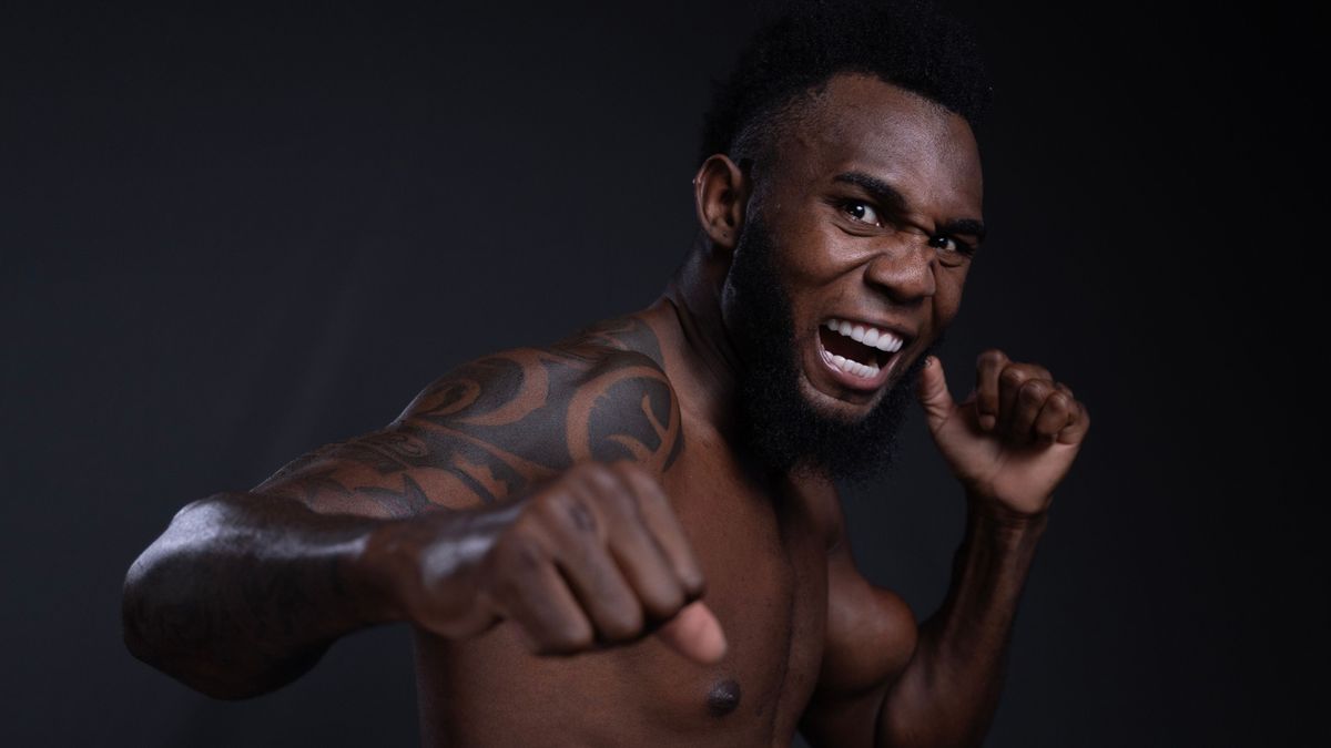 Разгром определил чемпиона мира по боксу в дивизионе Алимханулы