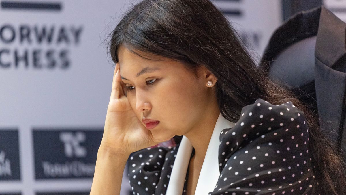 Казахстанская шахматистка Бибисара Асаубаева