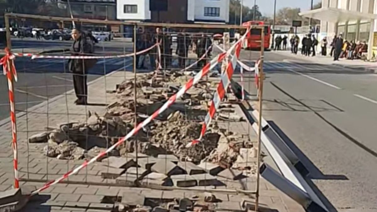 Демонтаж автобусных остановок