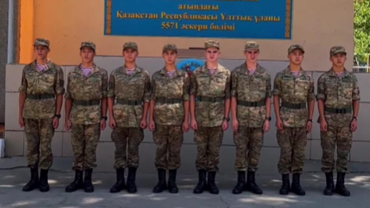 Гвардейцы-близнецы