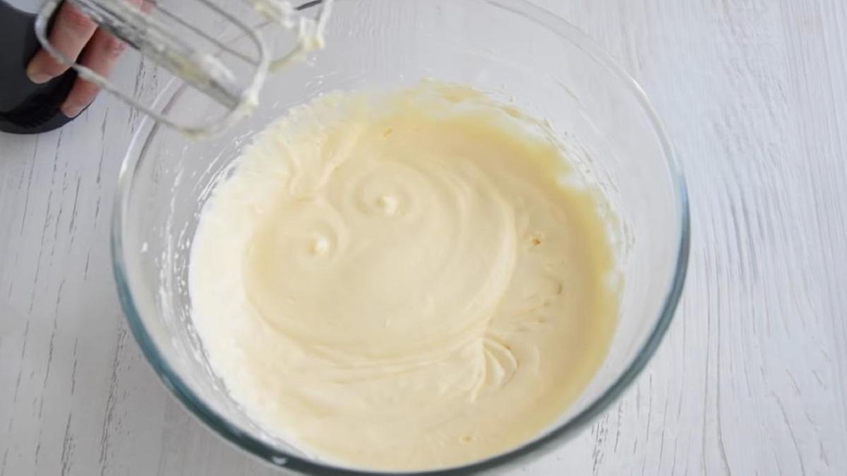 Сахарно-масляная масса взбитая с яйцом