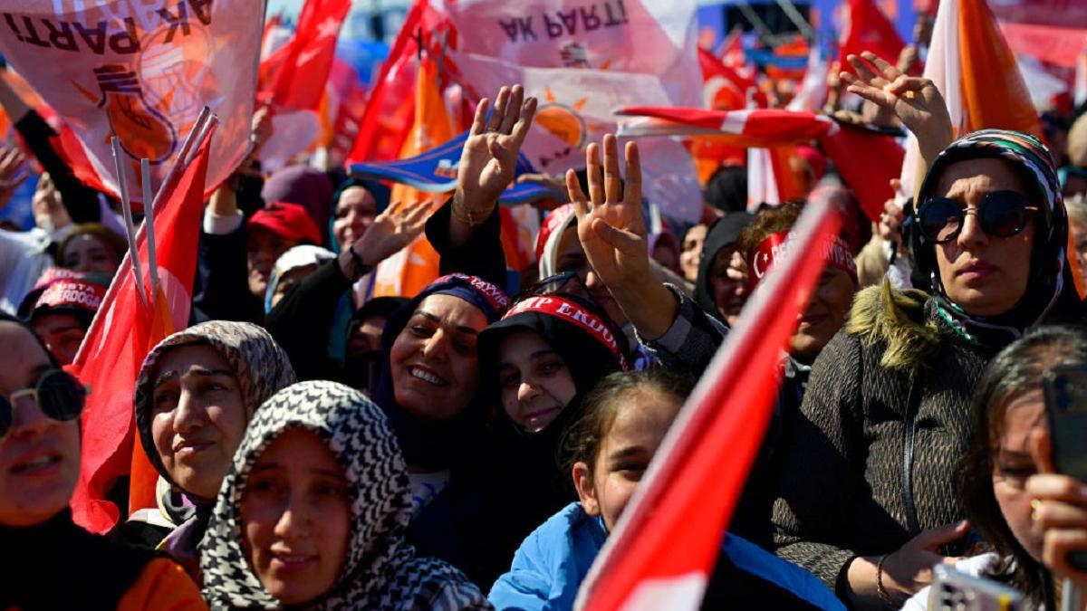 Предвыборный митинг в Стамбуле