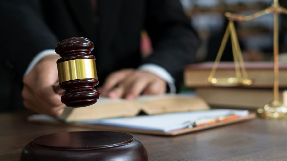 Атрибуты суда