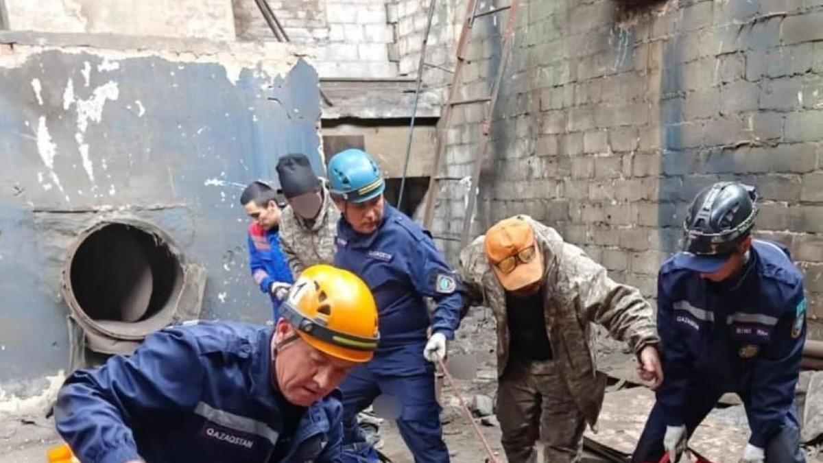 Мужчина упал с высоты в Павлодаре Мужчина упал с высоты в Павлодаре