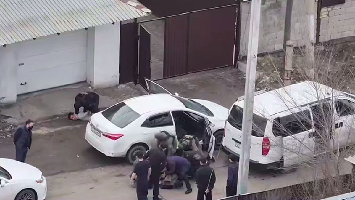 "До 100 тыс. фейковых сообщений в час": в Казахстане задержали подозреваемых в мошенничестве