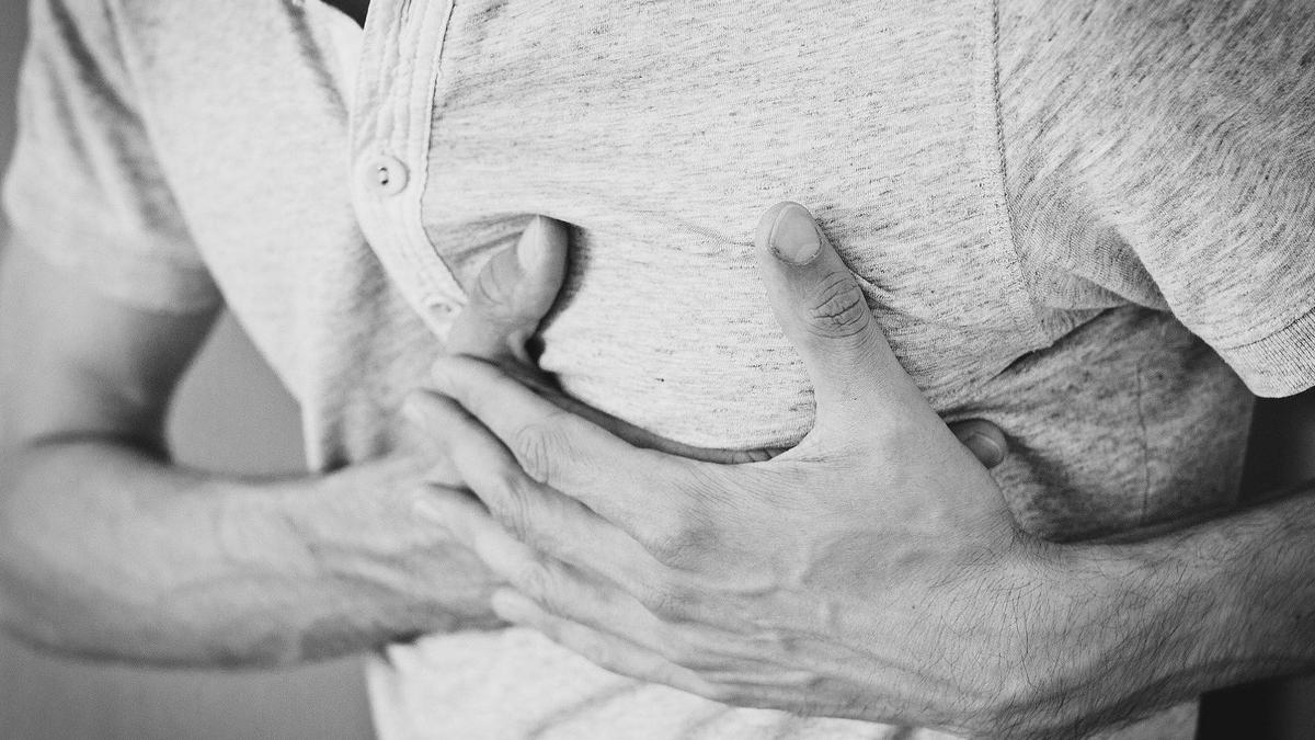 Эксперты назвали неочевидный симптом болезней сердца