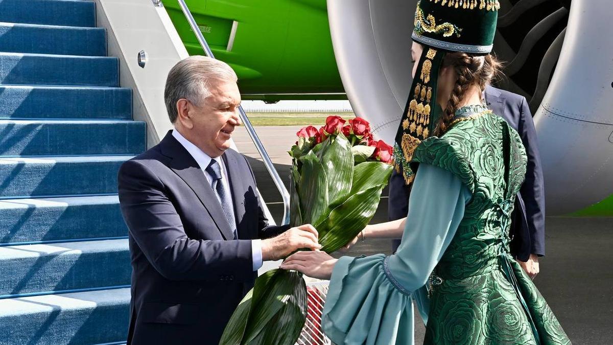 Өзбекстан президенті Шавкат Мирзиёев Астанаға келді Өзбекстан президенті Шавкат Мирзиёев Астанаға келді