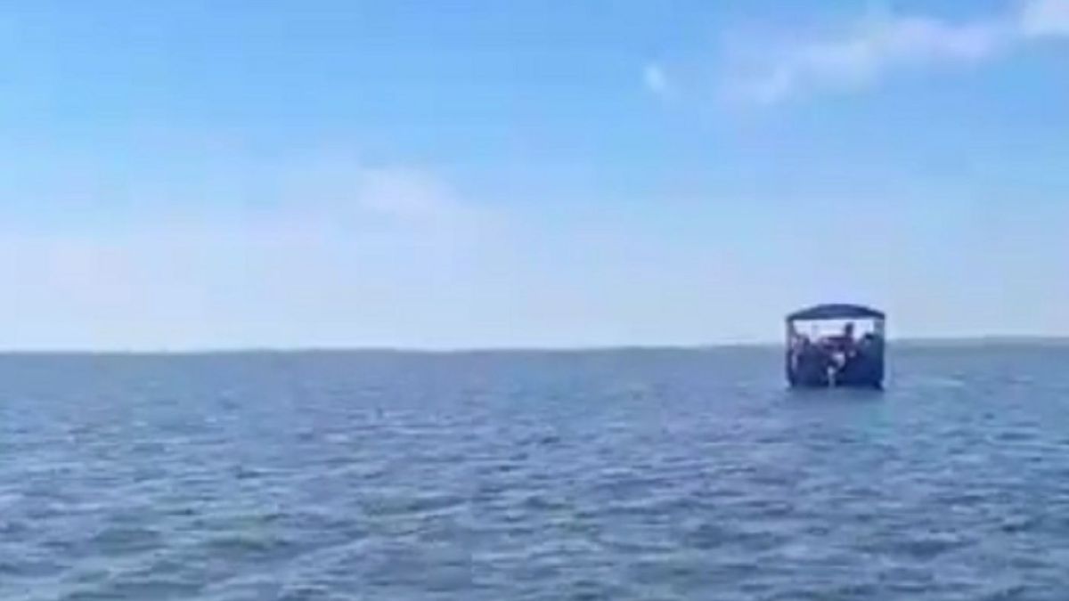 Паром заглох на озере в Кокшетау