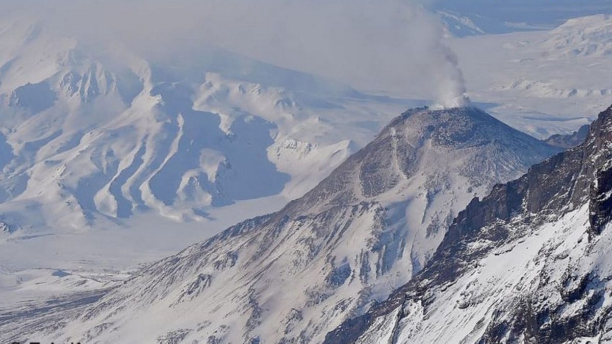 Вулкан Безымянный