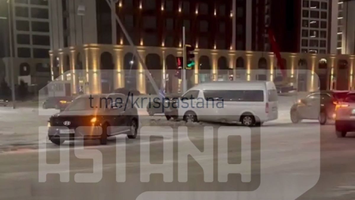 Авария на дороге в Астане