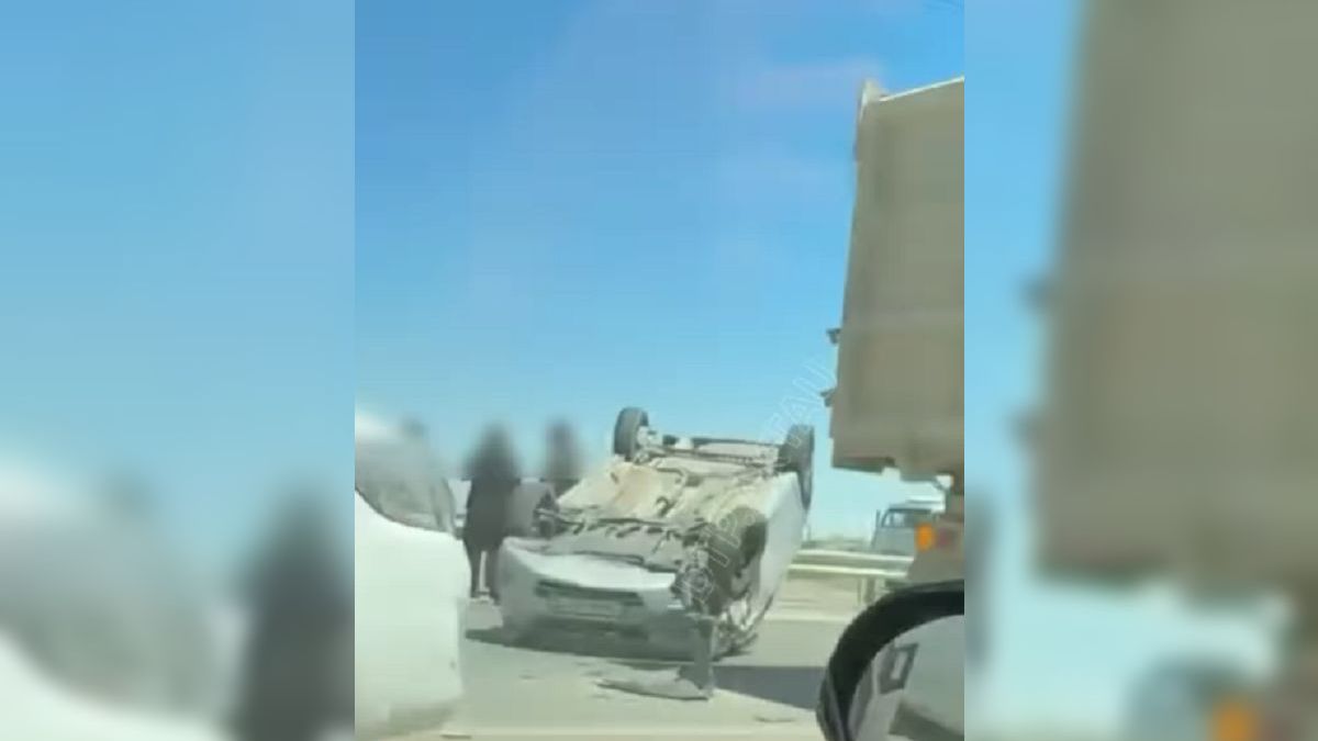 Автомобиль перевернулся
