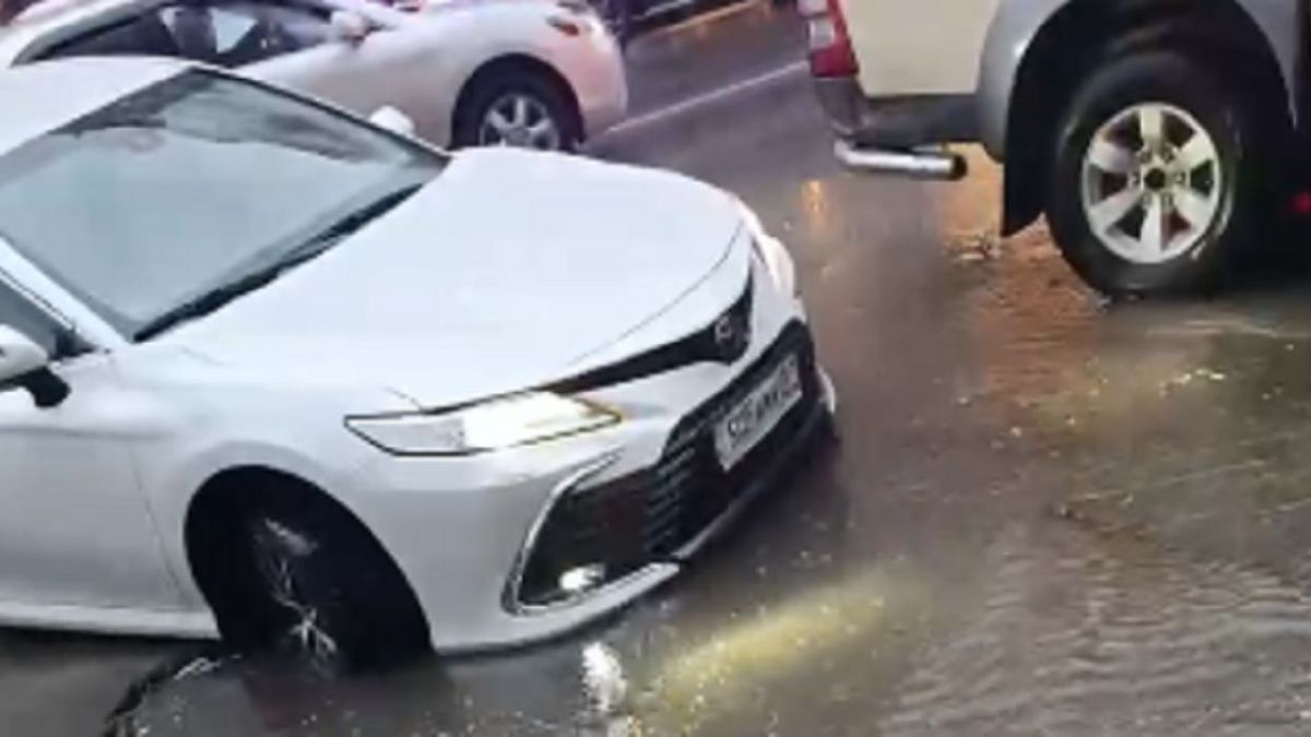 Автомобиль в воде