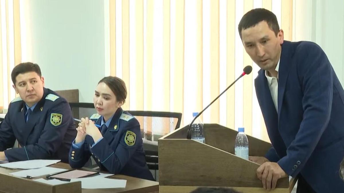 Гособвинители и Каржаубай Нурымов Гособвинители и Каржаубай Нурымов