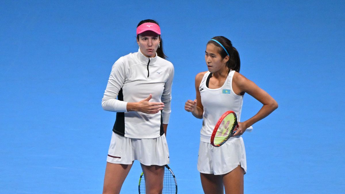 Казахстанские теннисистки Анна Данилина и Жибек Куламбаева (слева направо)