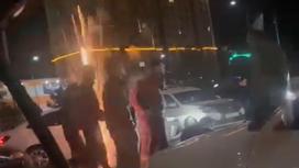 Фейерверк во дворе жилых домов