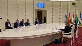 Президенты стран Центральной Азии во время неформальной встречи в Туркменистане