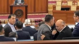 Потасовка в парламенте Кыргызстана