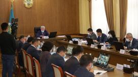 Бердибек Сапарбаев на совещении