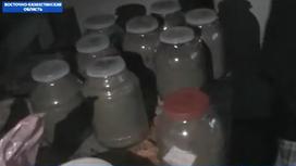 Полицейские изъяли 10 банок у жителя ВКО