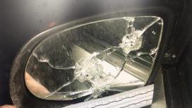Разбитое стекло автомобиля