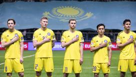 Казахстанские футболисты Габышев, Марочкин, Вороговский, Оразов и Быстров (слева направо)