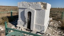 Гробницу разгромили в Атырауской области