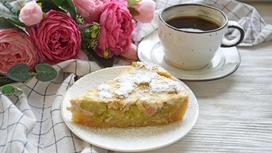 Кусочек пирога и чай Кусочек пирога и чай