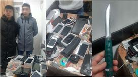 Двое задержанных, мобильные телефоны и нож