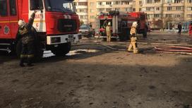 Огнеборцы прибыли к месту пожара в Алматы