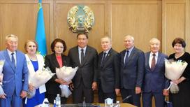 Ерболат Досаев провел встречу c членами президиума городского Совета ветеранов