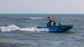 Лодки хуситов патрулируют береговые линии