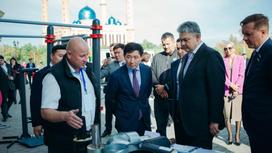 Ермек Кошербаев и Жаксылык Омар посетили выставку местных товаропроизводителей