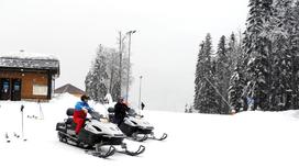 Владимир Путин и Александр Лукашенко катаются на снегоходах