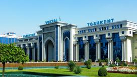 Здание ЖД-вокзала в Ташкенте