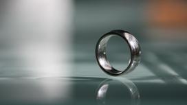 Почерневшее обручальное серебряное кольцо