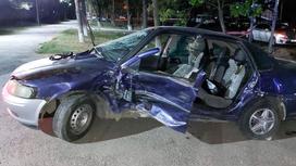 Поврежденная легковушка, попавшая в аварию в Алматы