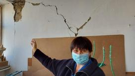 Потолок в школе обвалился на учеников в ЗКО