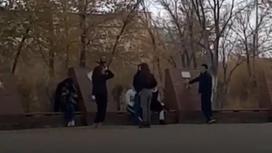 Подростки сорвали звезду с мемориала в парке Сатпаева